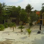 Marysol Beachfront Next To Nomads D2