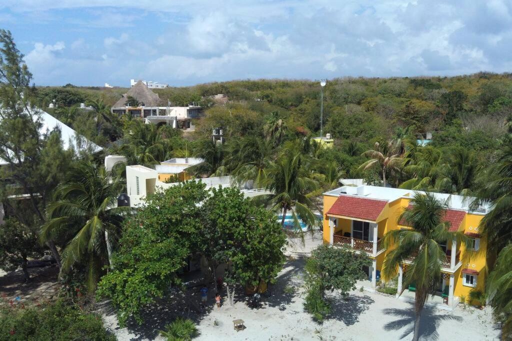 Marysol Beachfront Next To Nomads D2